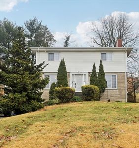 2093 Noblestown Rd, Pittsburgh, PA, 15205