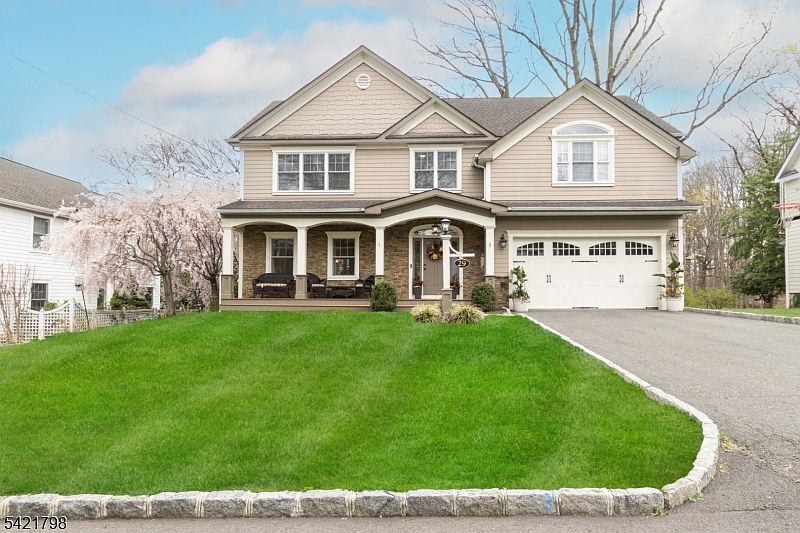 1st image of 29 Sunnywood Dr