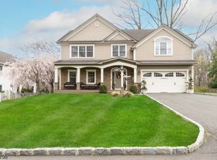 29 Sunnywood Dr, Westfield Town, NJ 07090