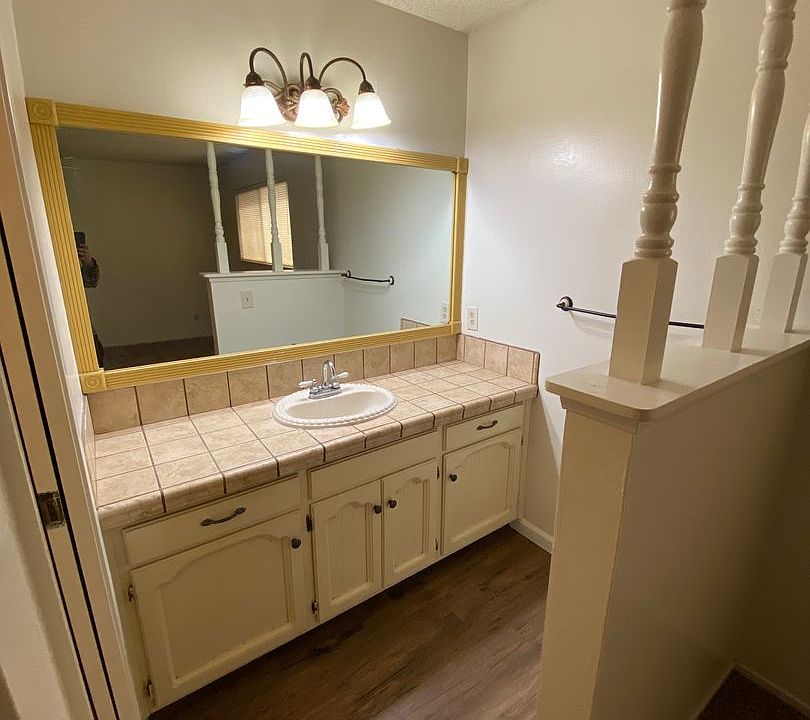 1st image of 3626 W La Vida Ave