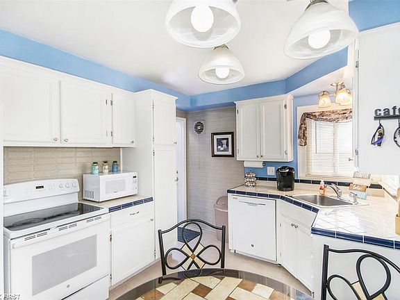 5th image of 28966 Hughes St