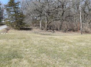 8459 Lakeshore Dr, Dexter, IA 50070