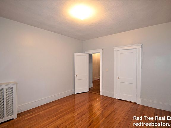 3rd image of 93 Marion St #U3
