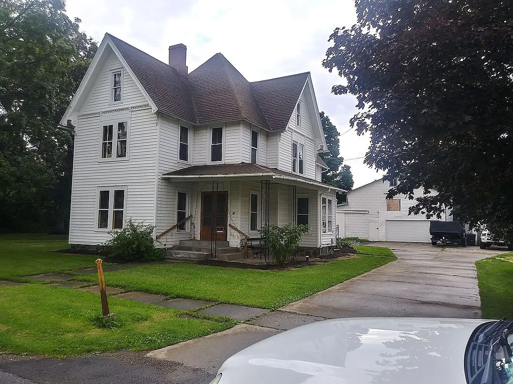 13 Goodrich St photo 1