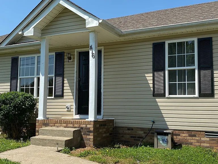 416 Woodale Dr — Photo 1