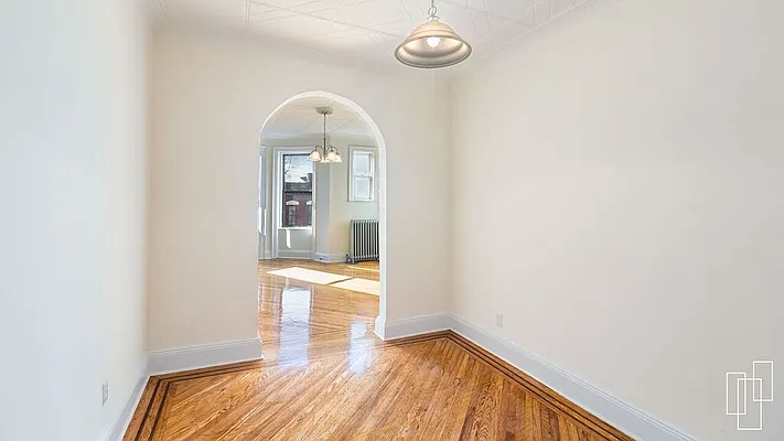 Sold by Garfield Realty  | media 3