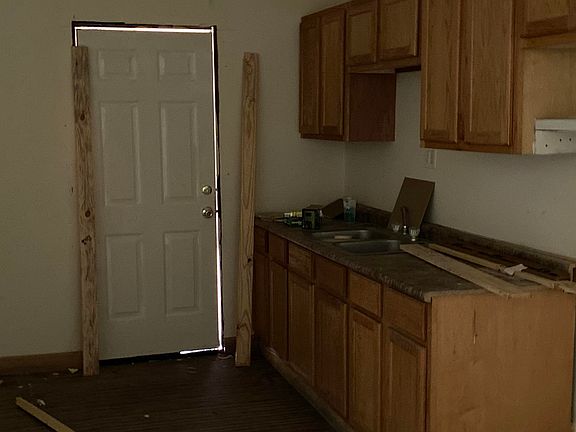 4th image of 507 W Hinton Ave