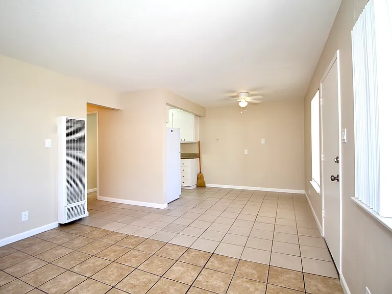 205 Smalley Ave #1 — Photo 4