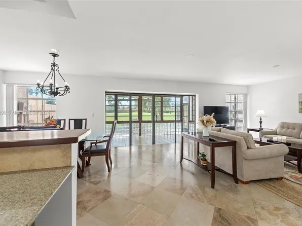 19516 Bobolink Dr #19516, Hialeah, FL 33015