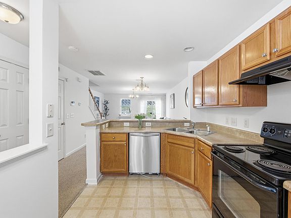 4th image of 7719 Averette Field Dr