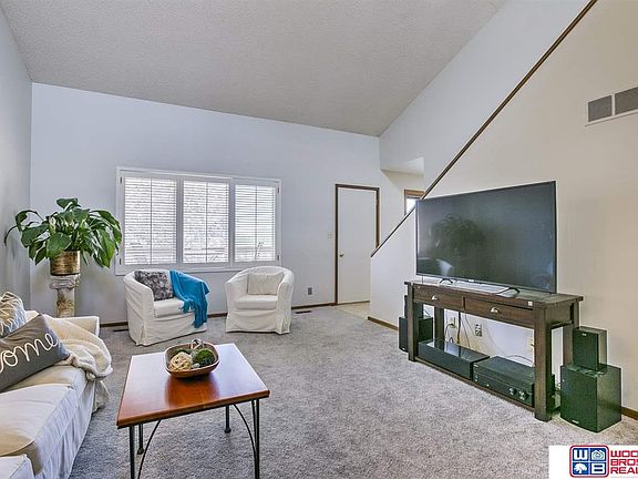 2nd image of 2963 Park Place Dr