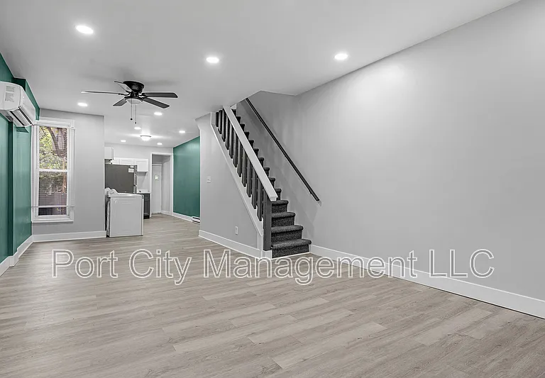 1806 Aiken St — Photo 8