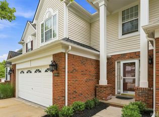 29304 Douglas Dr, Novi, MI 48377