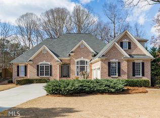 370 Grove Ridge Dr, Loganville, GA 30052