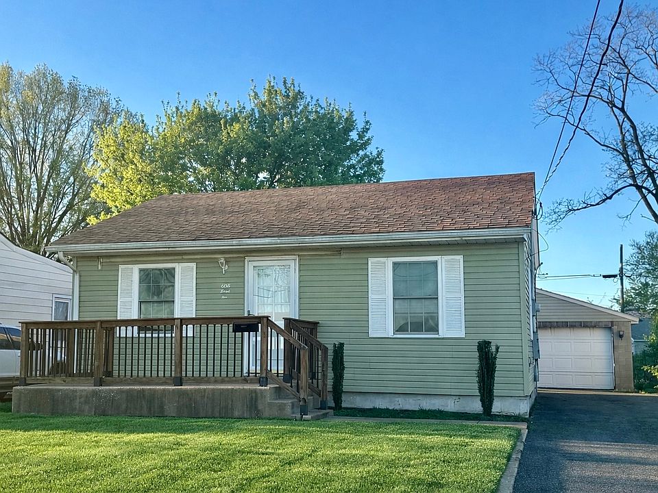 1st image of 605 Locust Ln