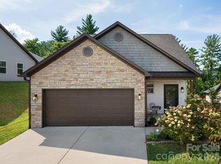 218 Water Leaf Dr, Weaverville, NC 28787