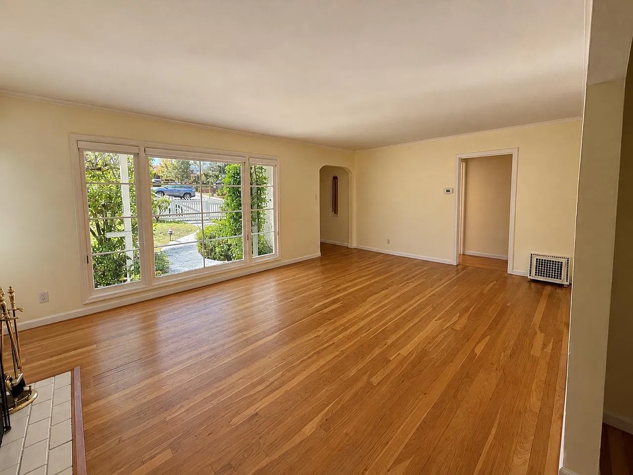 3 bed, 1270 sqft, $6,000 — Photo 2