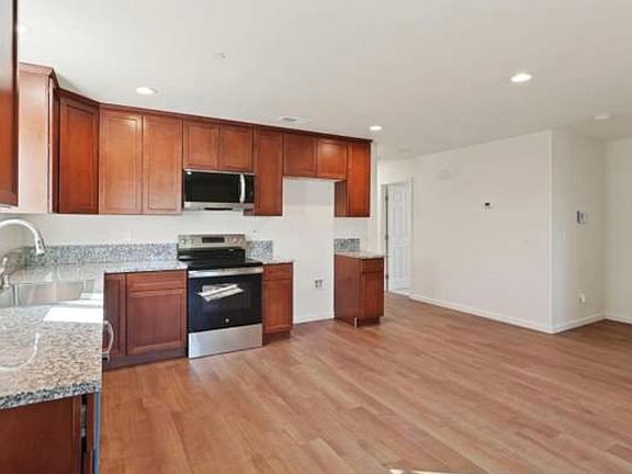 3rd image of 227 N Fremont Ave #227