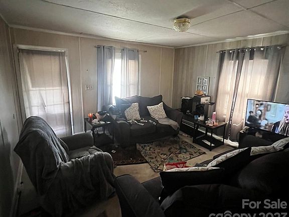4th image of 152 E Spencer Ave