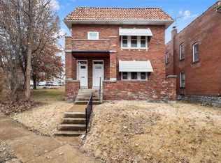 1010 Commodore Dr, Saint Louis, MO 63117