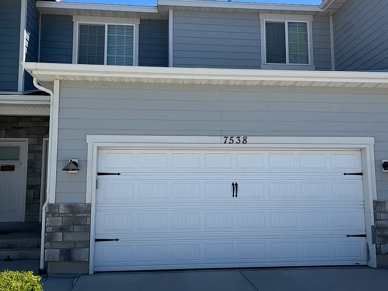 7538 N Cottage Ln — Photo 1