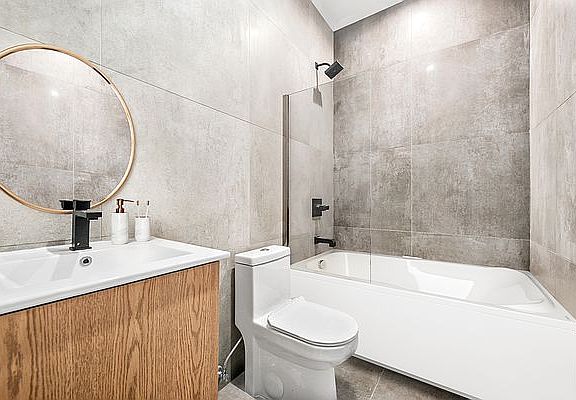 4th image of 710 De Graw St