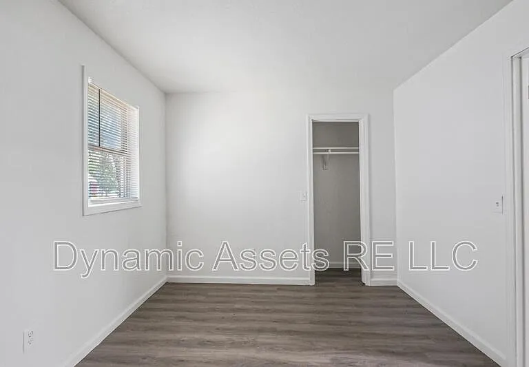 208 E Park St #A — Photo 11