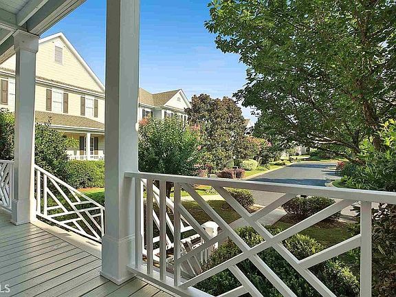 3rd image of 223 Christina Ct