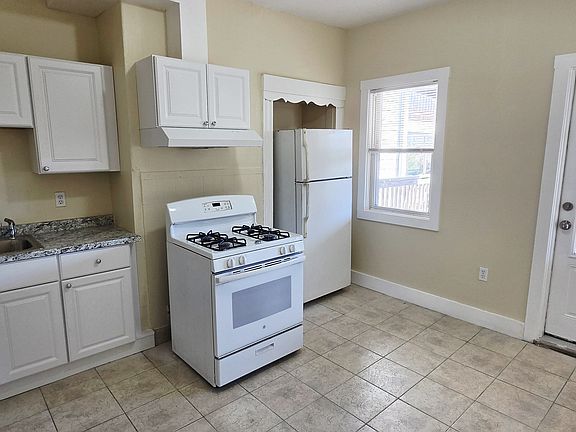 2nd image of 89 Chelsea St APT 3