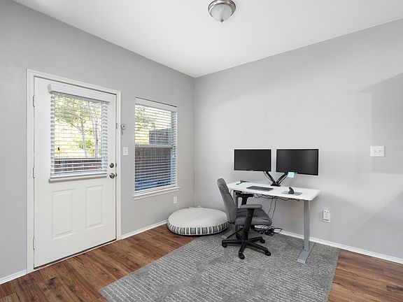 5th image of 3213 Judge Holland Ln