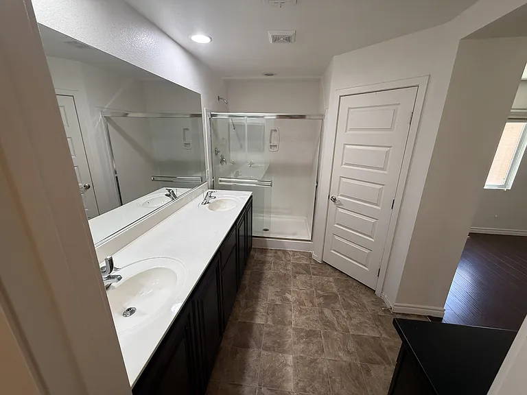 9385 Hilgard Ave — Photo 7