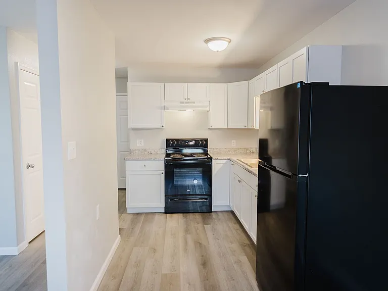 1105 Jones Ave — Photo 1