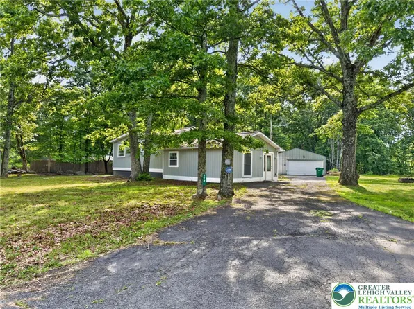 229 Pocono Blvd, Bushkill, PA 18324