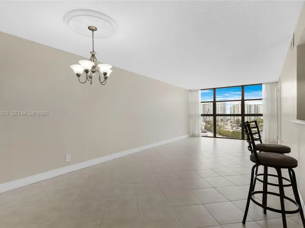 200 Leslie Dr, Hallandale, FL