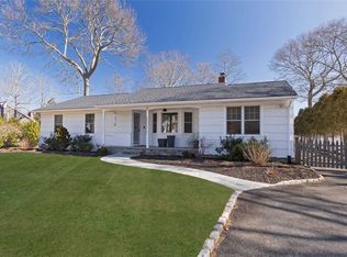 5 Nautilus Dr, Hampton Bays, NY 11946