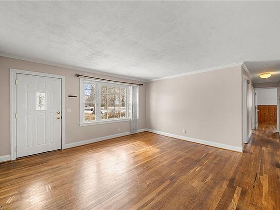 3rd image of 5815 Loradale Dr
