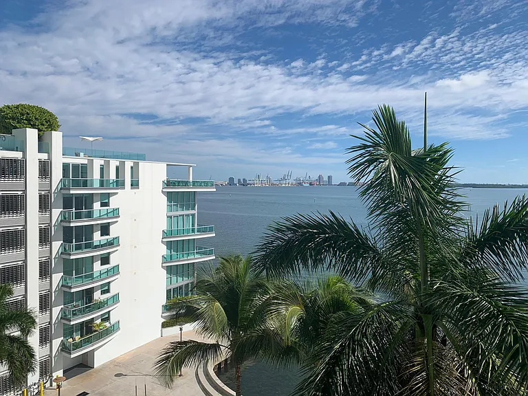 1402 Brickell Bay Dr #601 — Photo 14