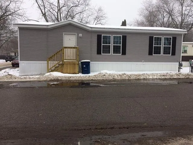 7500 Grand River Rd photo 1