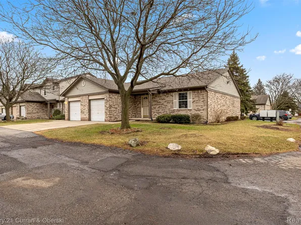 14823 Paris Ct, Allen Park, MI 48101