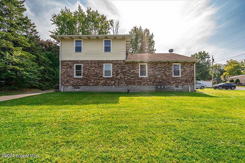 4th image of 31 Scully Avenue