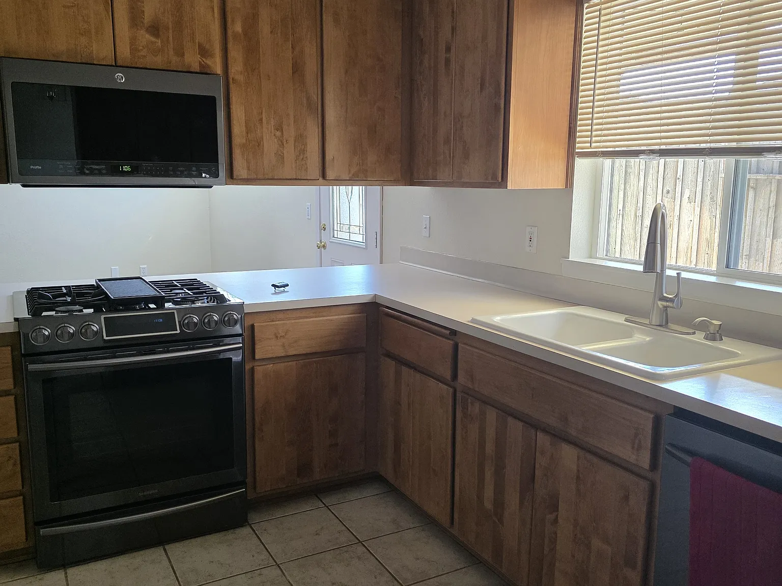 4206 Royal Avenue - 1 — Photo 3