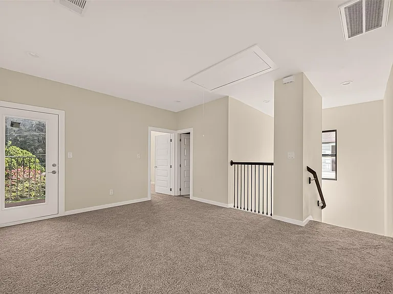 90 Burress St #B — Photo 9