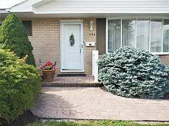 1120 Hokendauqua St photo 1