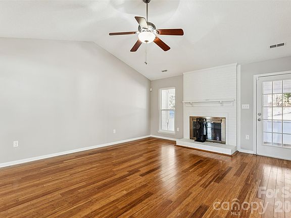 5th image of 9927 Alden Glen Dr