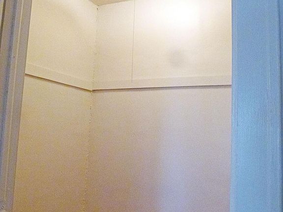 3rd image of 12203 Clifton Blvd APT 21
