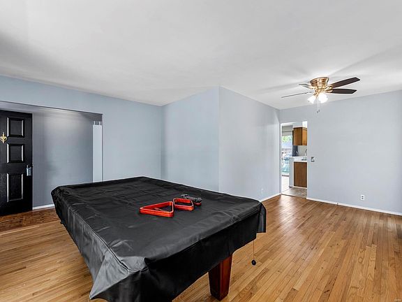 2nd image of 2475 Cambridge Dr