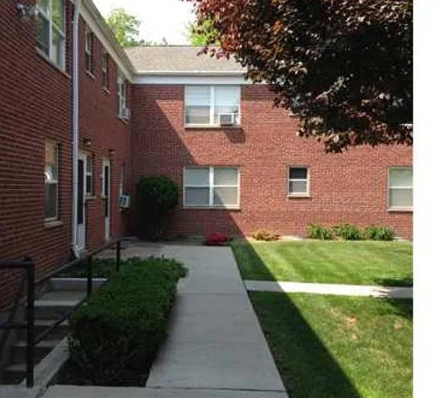 1038 Trout Brook Dr — Photo 3