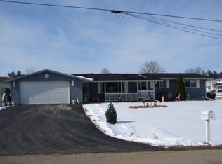 12 S Bunker Hl, German Valley, IL 61039