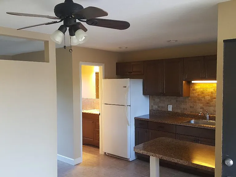 1041 SE Monterey Rd #B17 — Photo 4