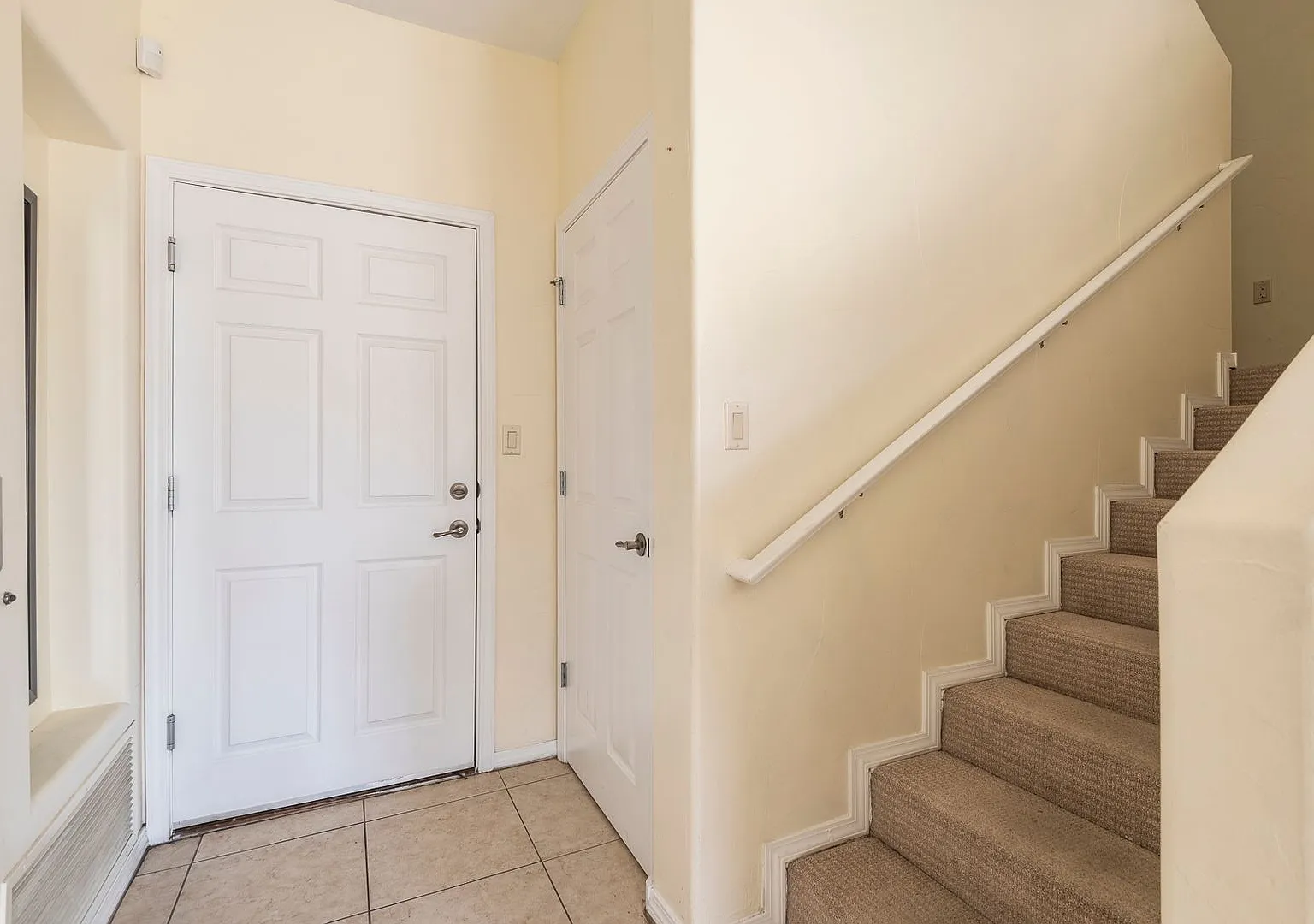 Luxury Townhome with Flexible 2-3 Bedroom Layout | Gated Community | Refrigerated Air | Mountain ... — Photo 3